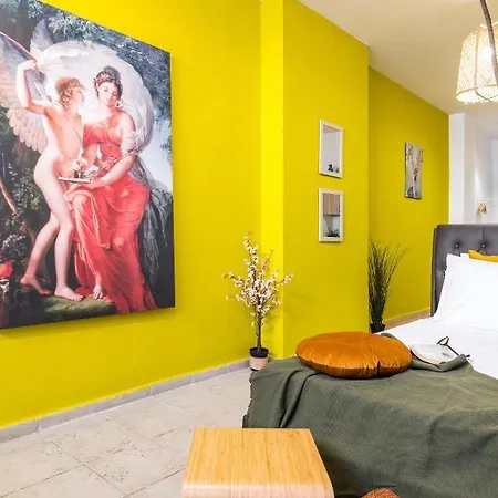 Appartement Erato “wrapped In Myrtle And Roses”