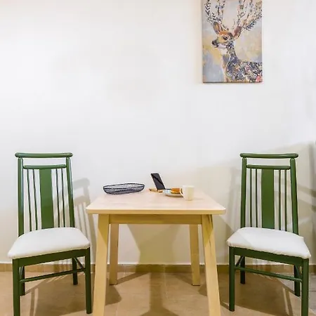Erato “wrapped In Myrtle And Roses” Apartamento *