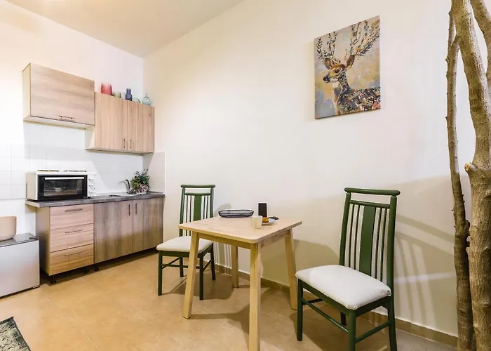 Apartment Erato “wrapped In Myrtle And Roses” Thessaloniki